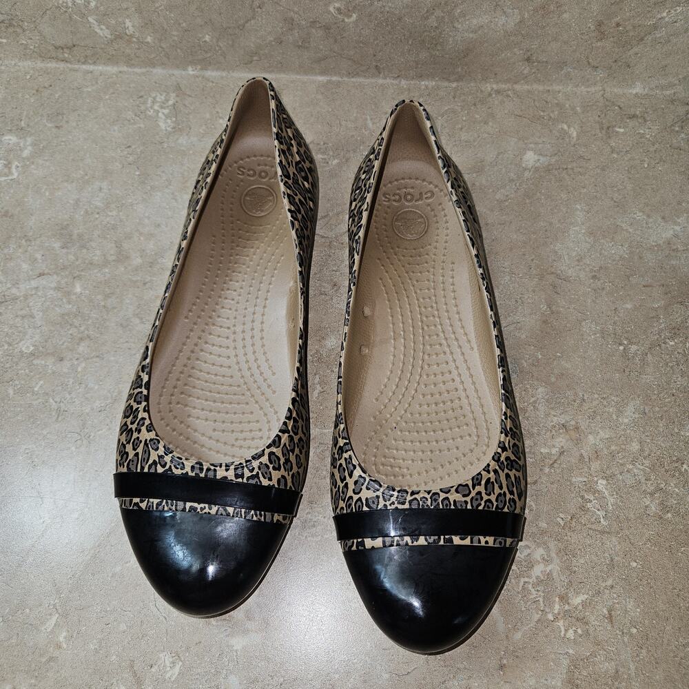 Crocs Chesal Cheetah Leopard Print Womens Sz 9 Waterproof Ballet Flat Shoes